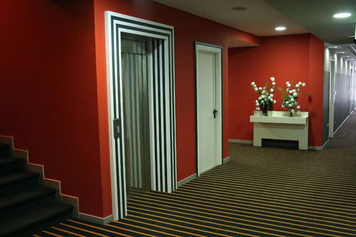 Ballroom/Hall 31 of 35
