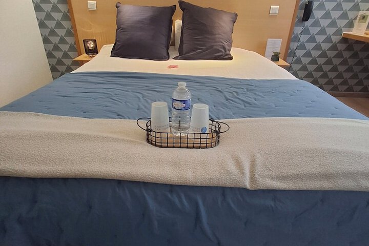 Room 6 of 22