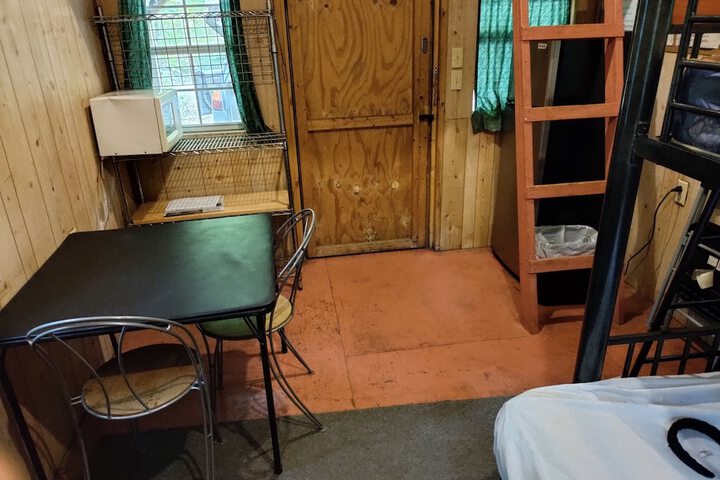 Room 32 of 46