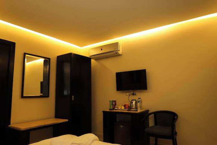 Room 30 of 177