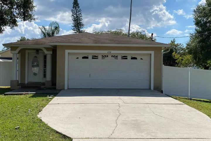 Photo of Modern and Familiar House in Tampa Florida