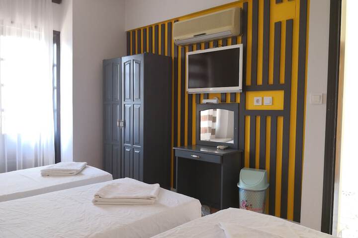 Room 11 of 26