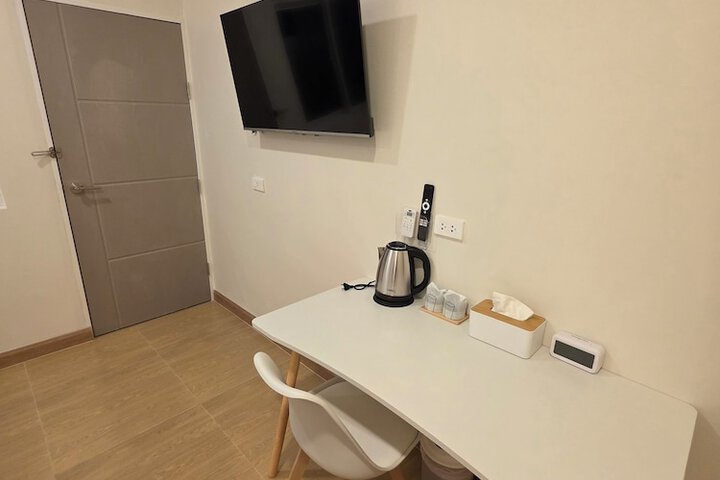 Room 2 of 41