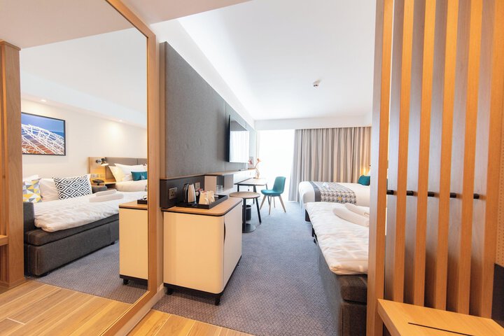 Room 10 of 120