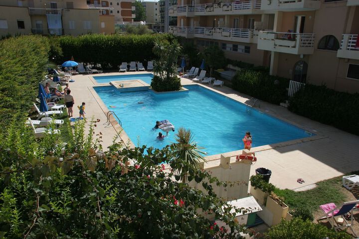 Pools & Facilities