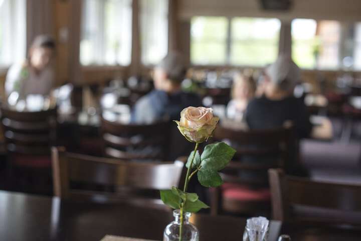 Dining 51 of 76