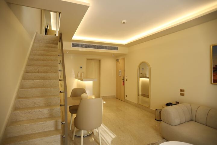 Room 43 of 93