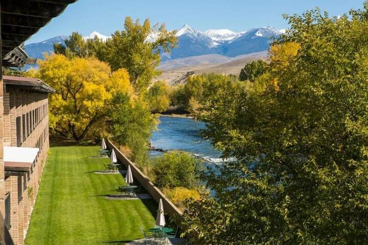 Property Grounds 20 of 28