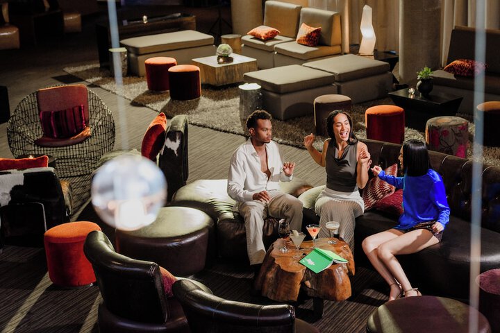 Lobby lounge