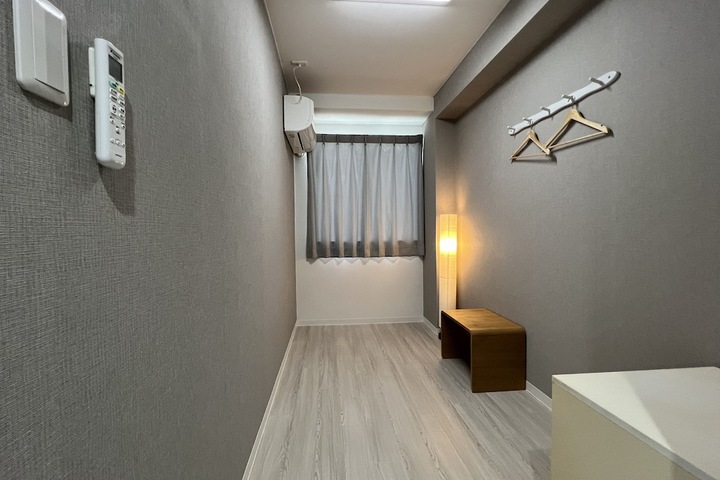 Room 6 of 45
