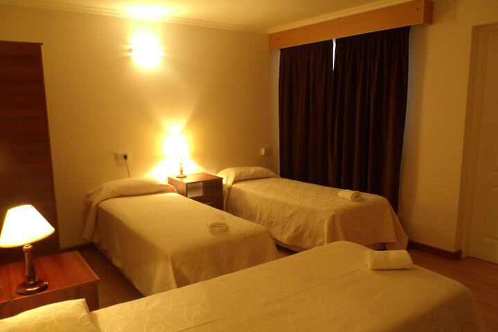 Room 5 of 8