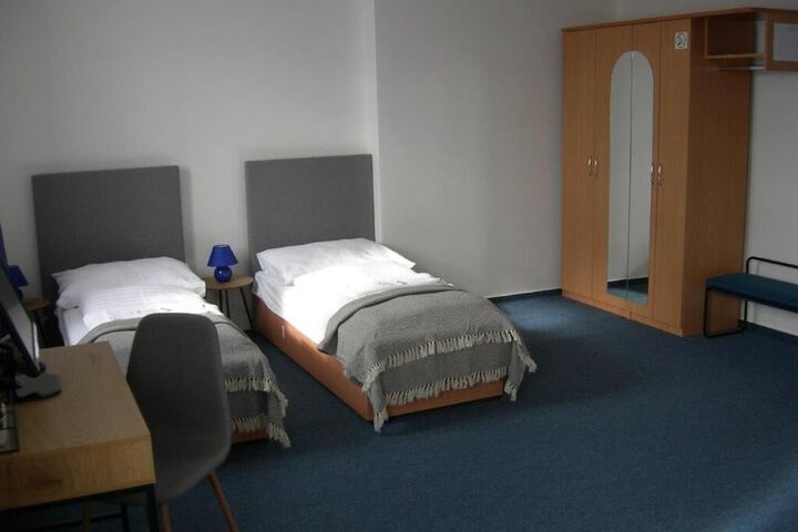 Room 21 of 49