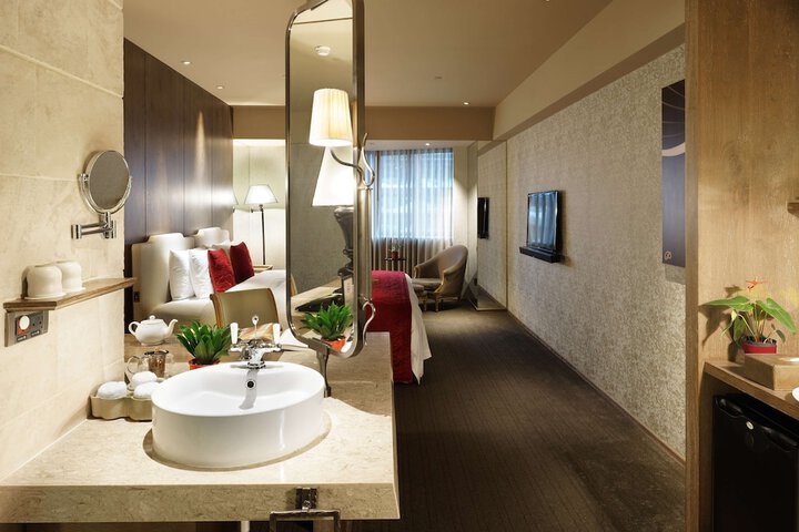 Room 47 of 133
