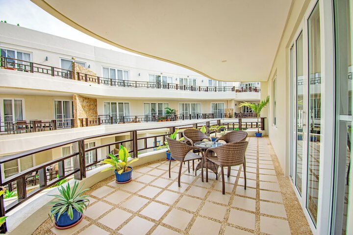 Terrace/Patio 206 of 208