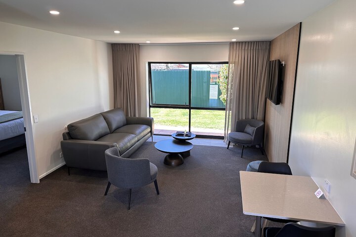 Room 11 of 25