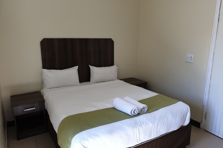Room 9 of 69