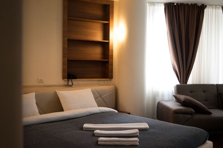 Room 27 of 36