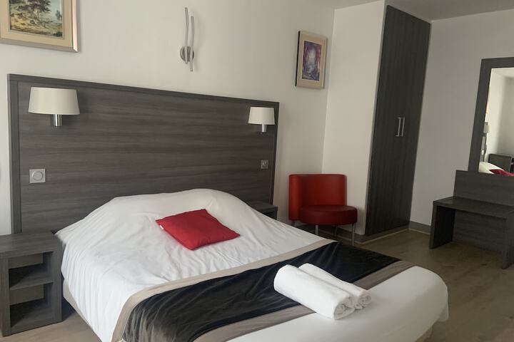 Room 4 of 35