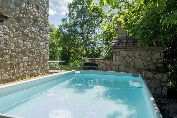 Pool 12 of 18