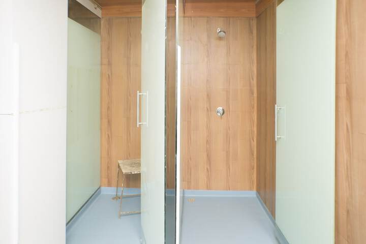 Room 20 of 29