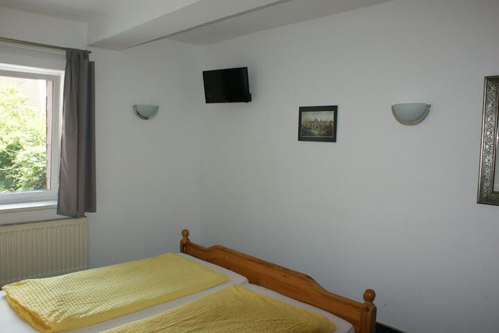 Room 13 of 39