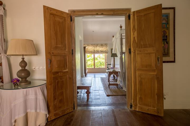Room 8 of 53