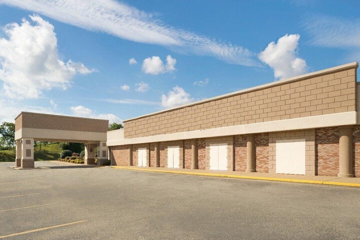 Ramada by Wyndham Uniontown