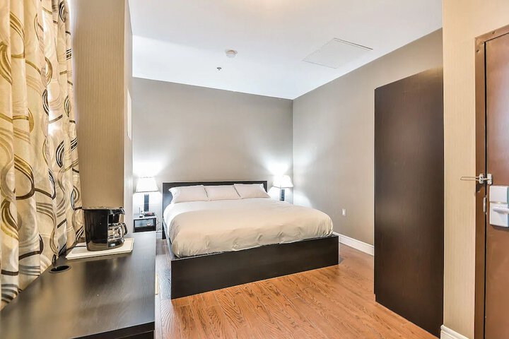 Room 7 of 43