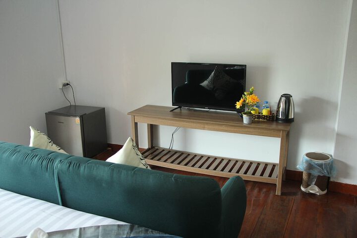 Room 6 of 38