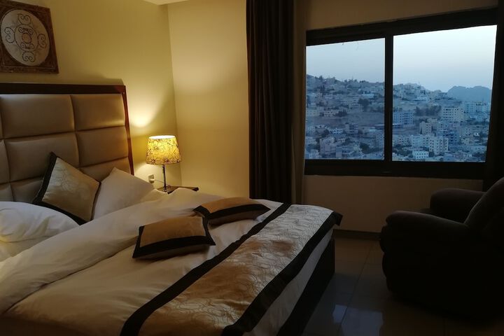 Room 9 of 36