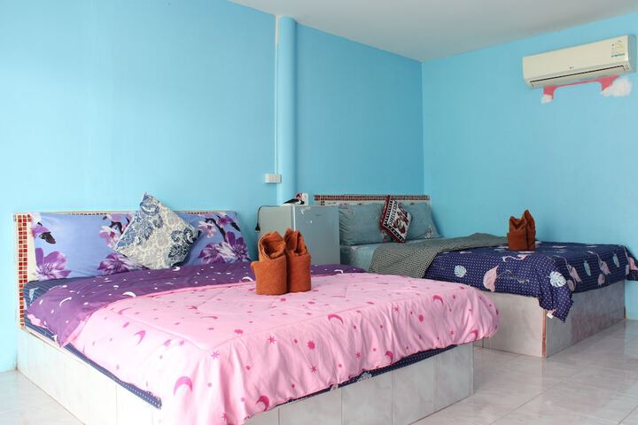 Room 4 of 15