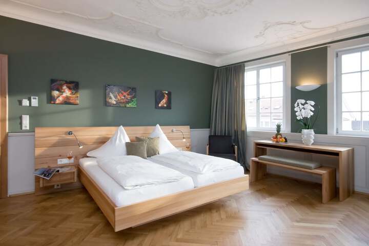 Room 4 of 56