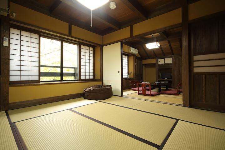 Room 4 of 42