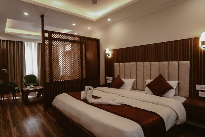 Room 5 of 19