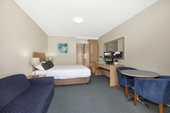 Room 18 of 60