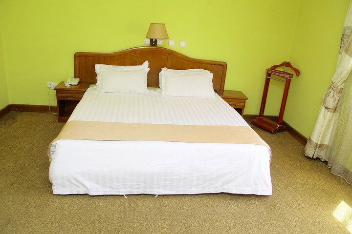 Room 8 of 40