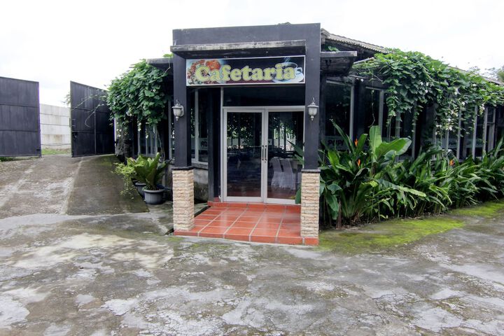 Popi Cottage and Hotel