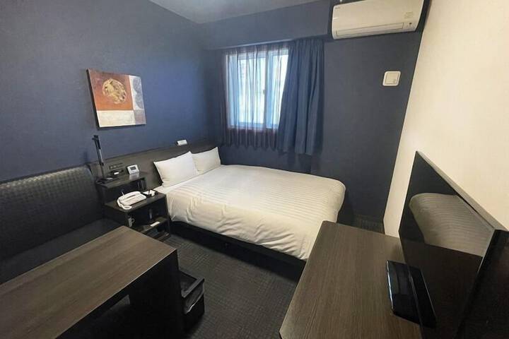 Room 5 of 27