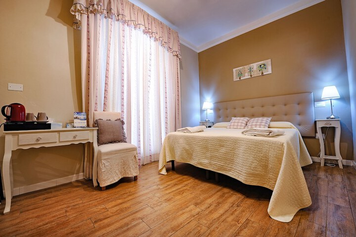 Room 5 of 62