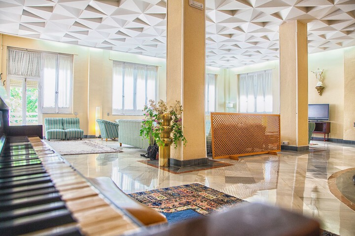 Hotel Interior 6 of 38