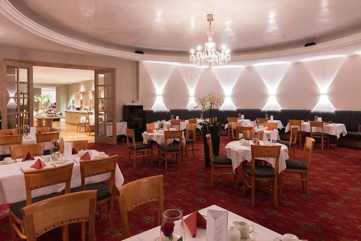 Dining 84 of 87