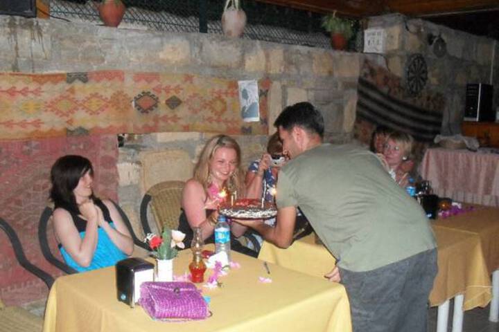 Dining 3 of 4