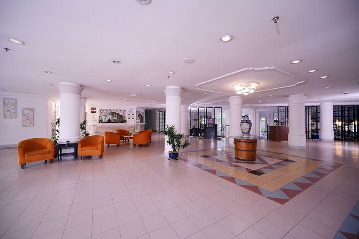 Hotel Interior 4 of 37