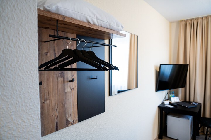 Room 17 of 63