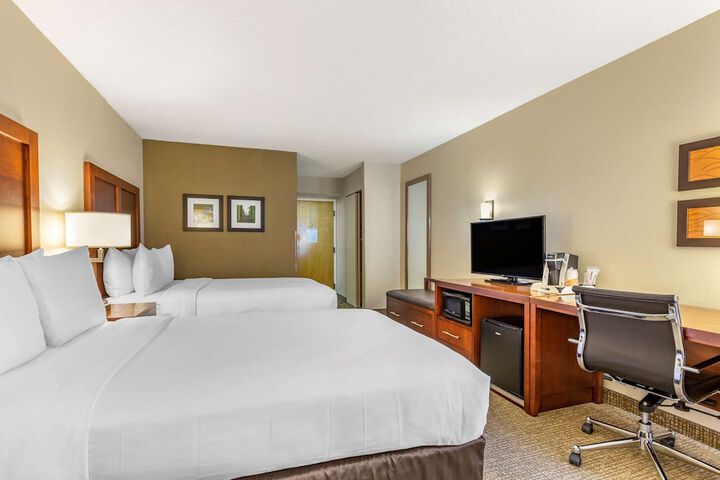 2 Double Beds (14 of 14)