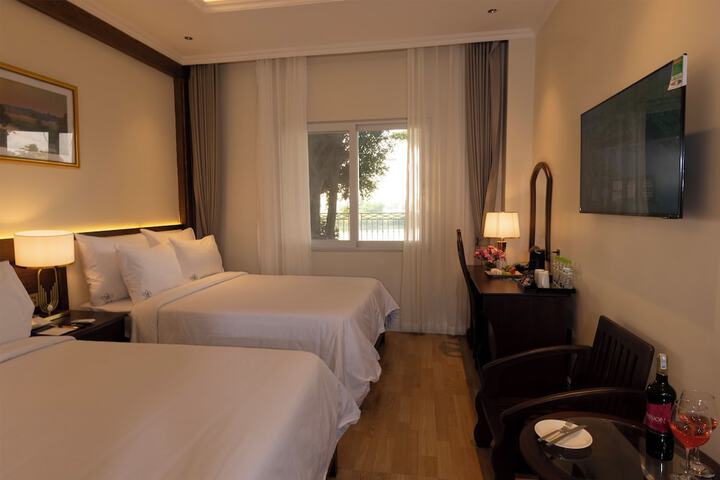 Room 22 of 48