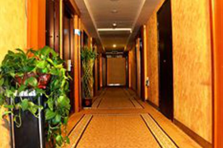 Ballroom/Hall 9 of 17
