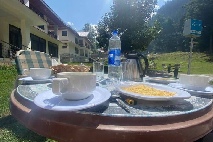 Breakfast/Coffee Service 18 of 29