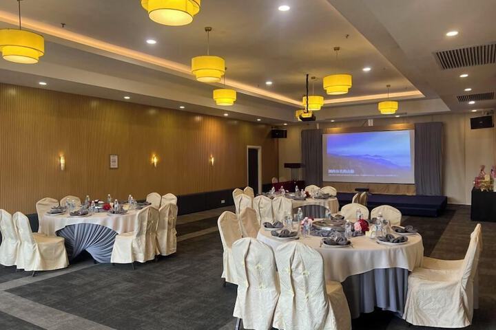 Ballroom/Hall 23 of 30