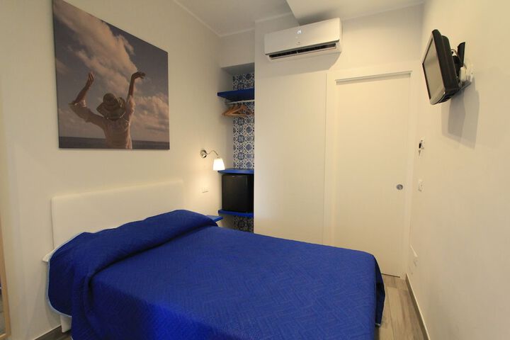 Room 7 of 69